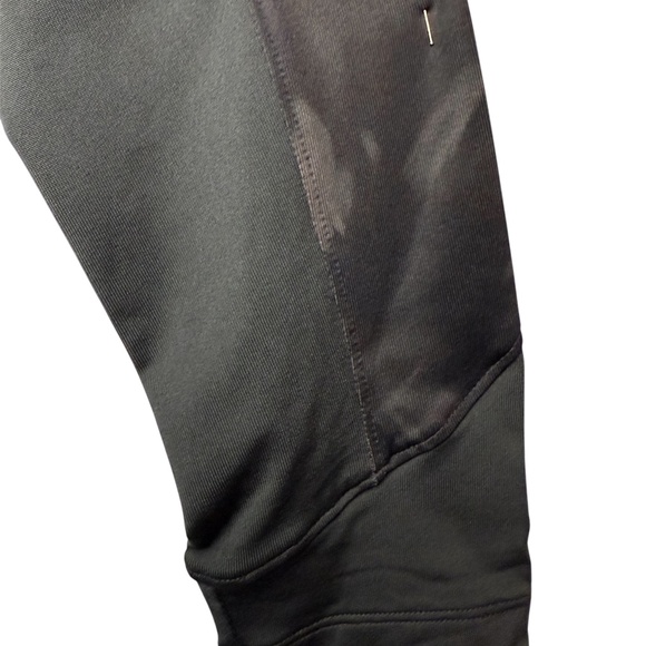 Under Armour Women's Zinger Crocus Blur Print 1/4 Zip Golf Pullover - Picture 5 of 7